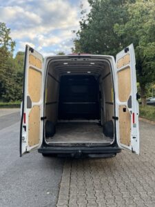 MAN TGE 3.140 lang – Laderaum